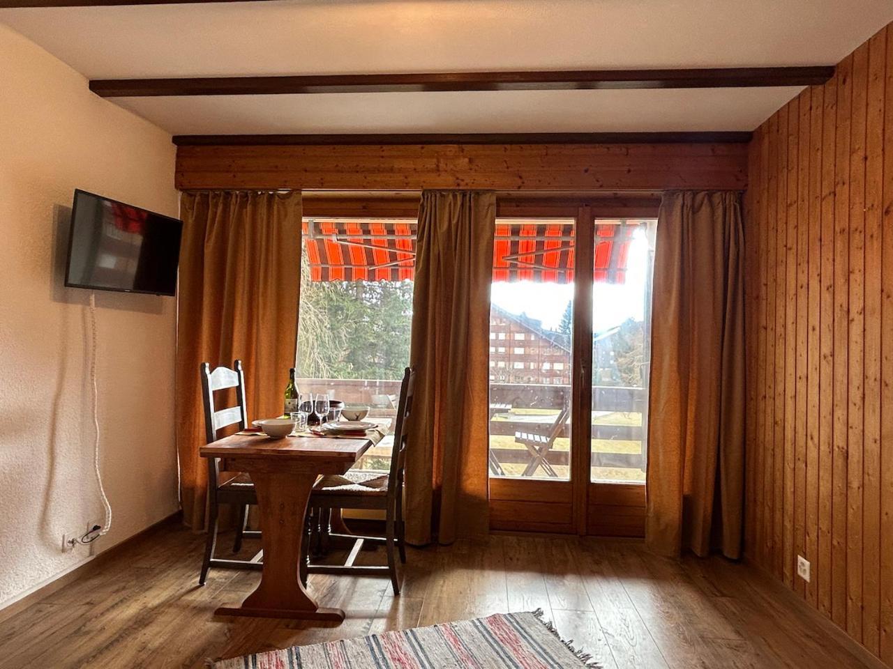 In Sur Ollon, Emeraude, For 2 Only 100m To Bretaye Train Apartamento